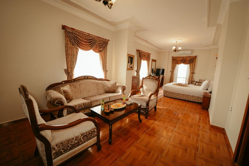 Yay Grand Otel — 9