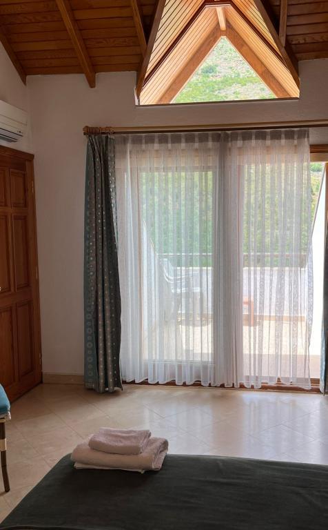 Yonca Butik Otel — 7