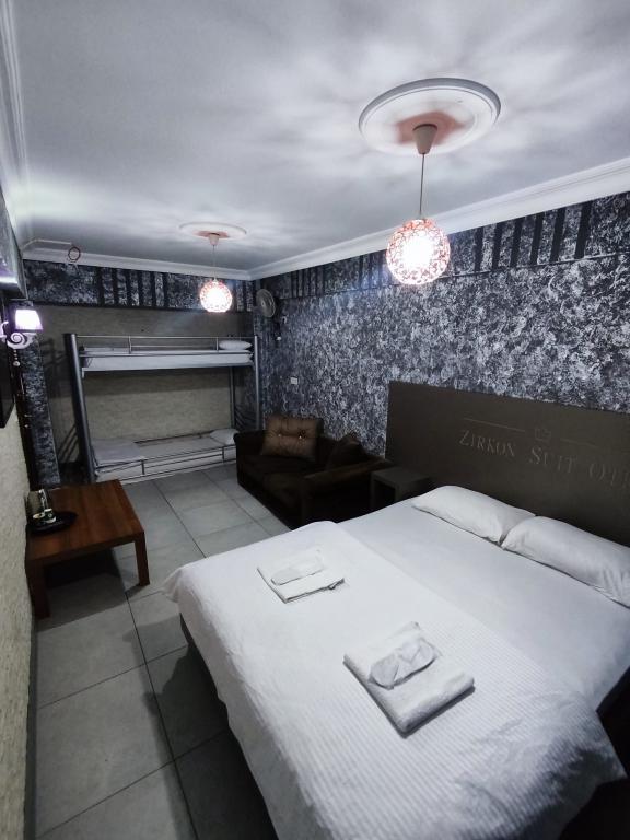 Zirkon Suit Otel — 2