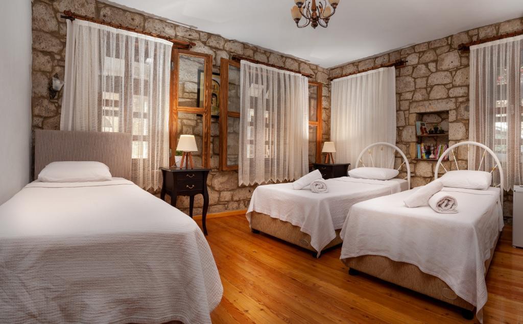 Flores Hotel Alaçatı — 4