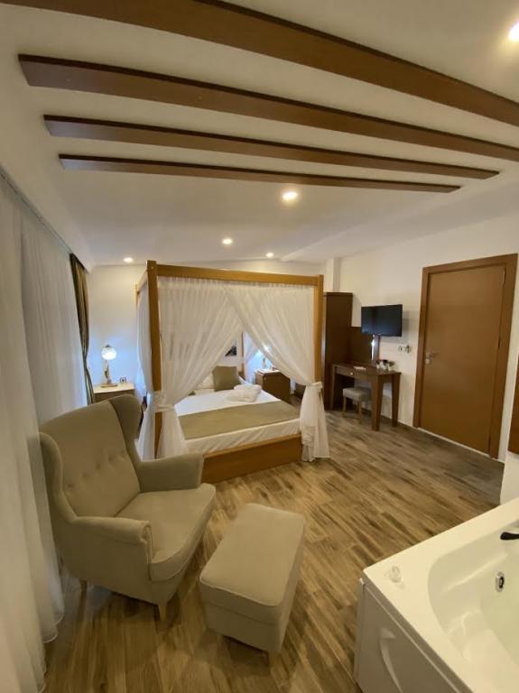 Queen Otel — 10