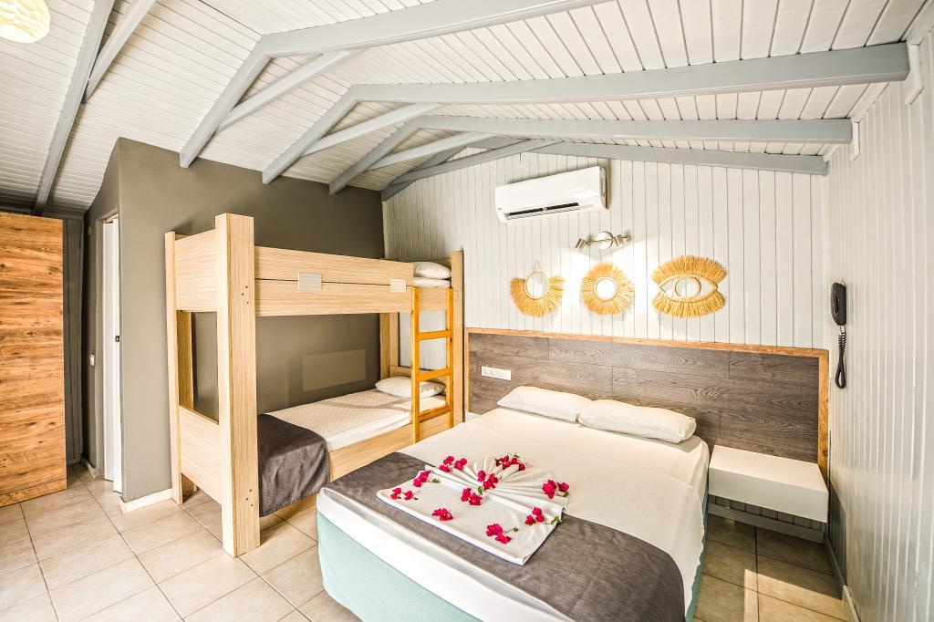 Leda Beach Hotel — 10