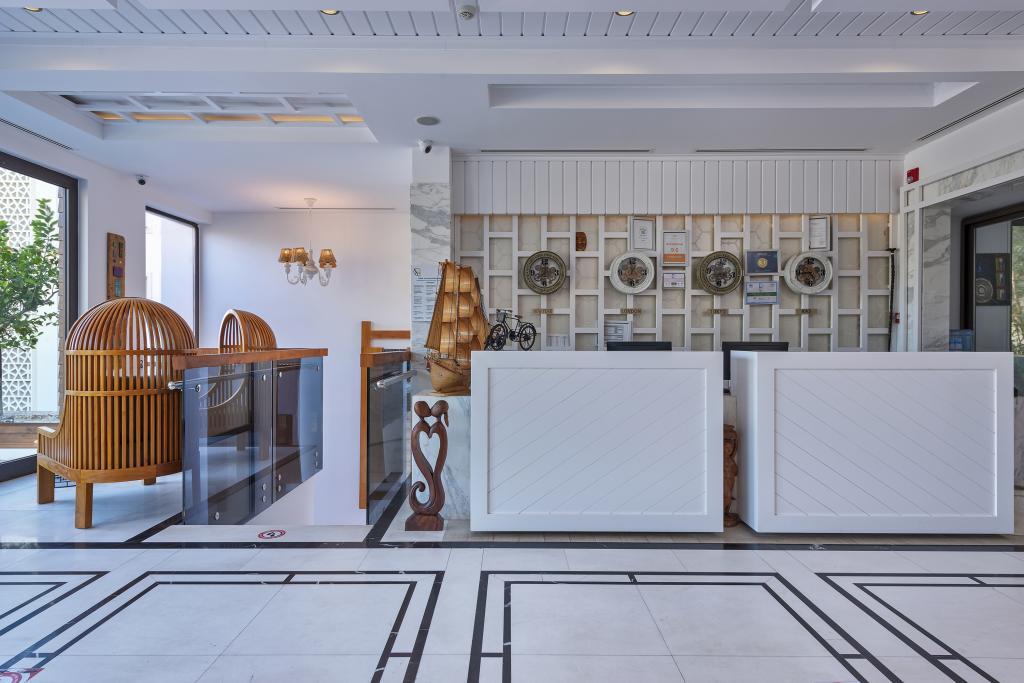 Meis Exclusive Hotel — 3