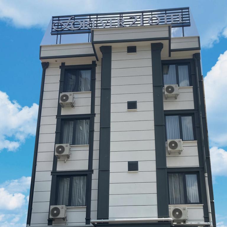 Forever 21 Airport Hotel — 2