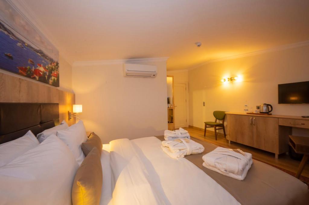 Porta Romanos Hotel — 6