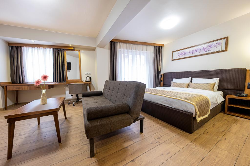 Madeen City Hotel — 2