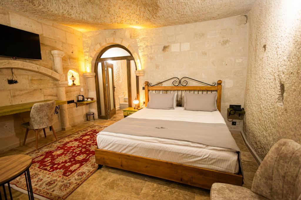 Majestic Cave House — 4
