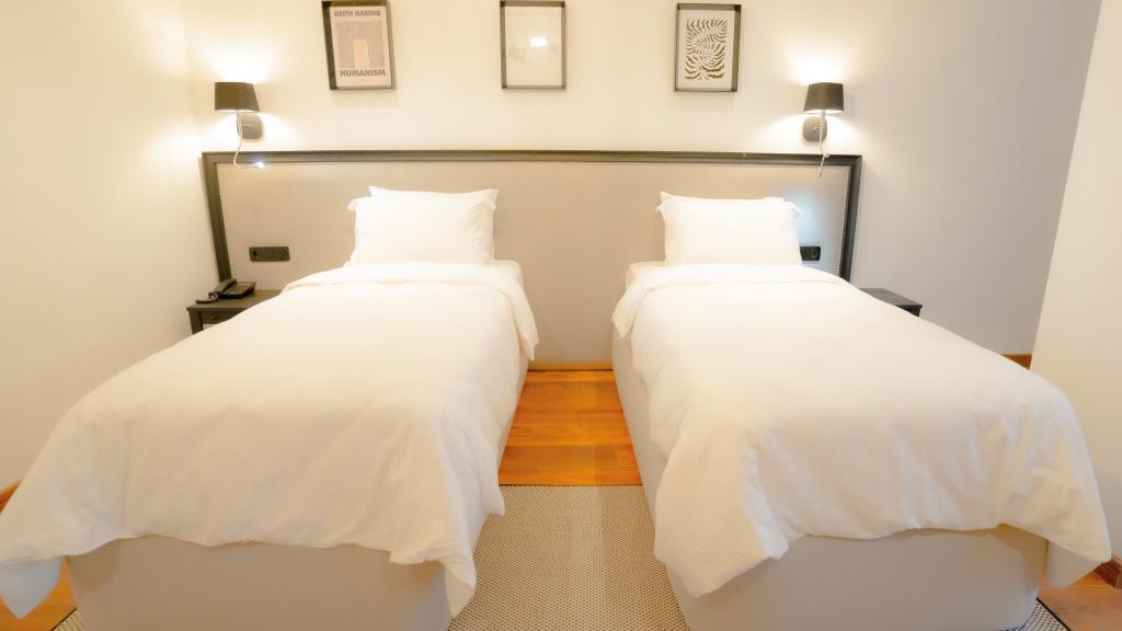 Be Side Hotel — 5