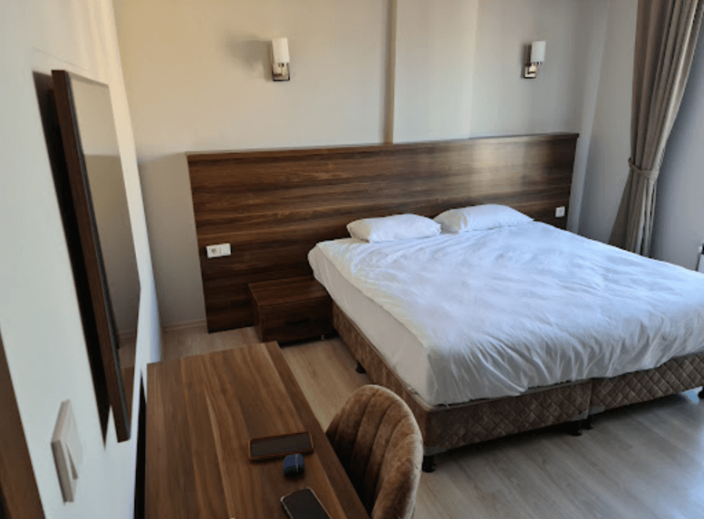 Longoz Hotel — 4