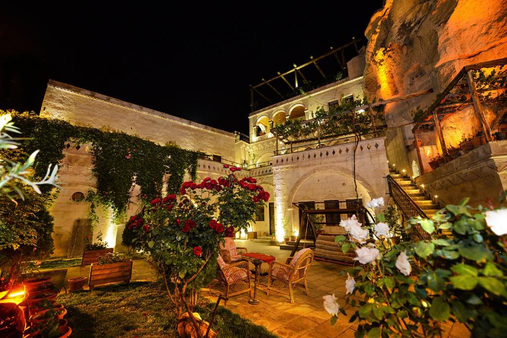 Roma Cave Suite — 9