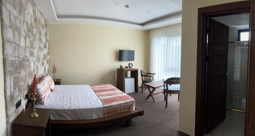 Queen City Hotel & Bungalov — 9