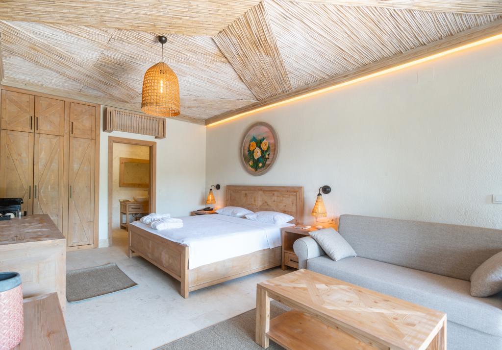 IZZ Getaway (+16 Adults Only) — 3