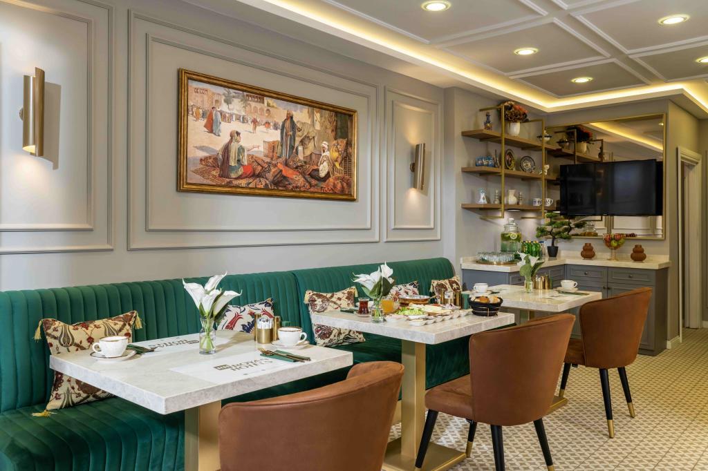 Royan Suites — 6