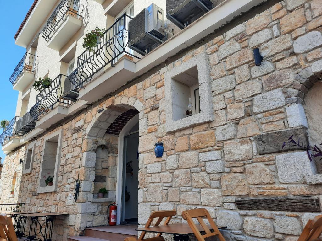 Adil Otel Çeşme