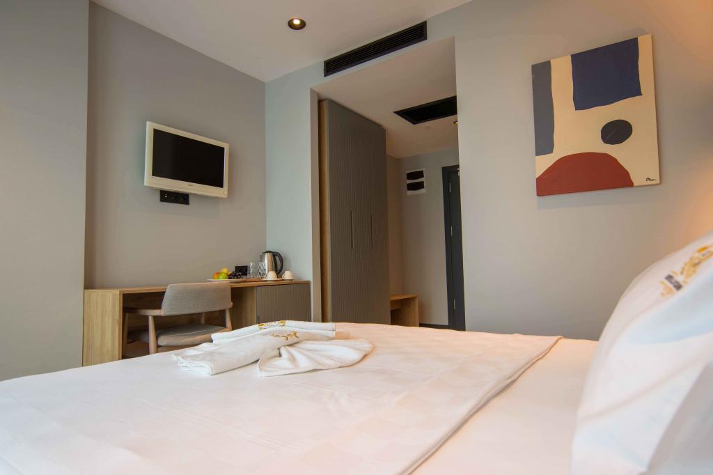 Sherlock Homes Hotels — 7
