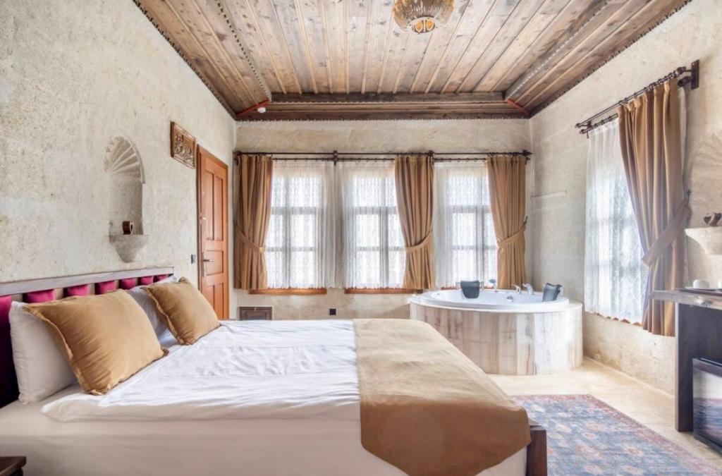 Uzay Cave Suites — 5