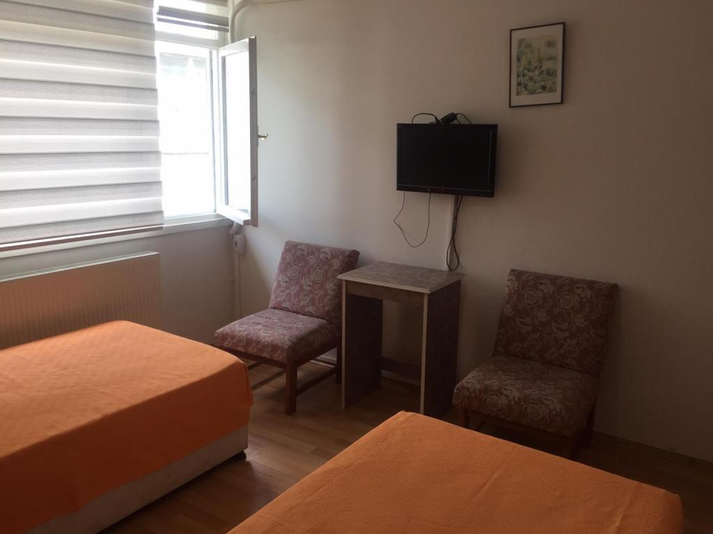 Otel Sarı — 6