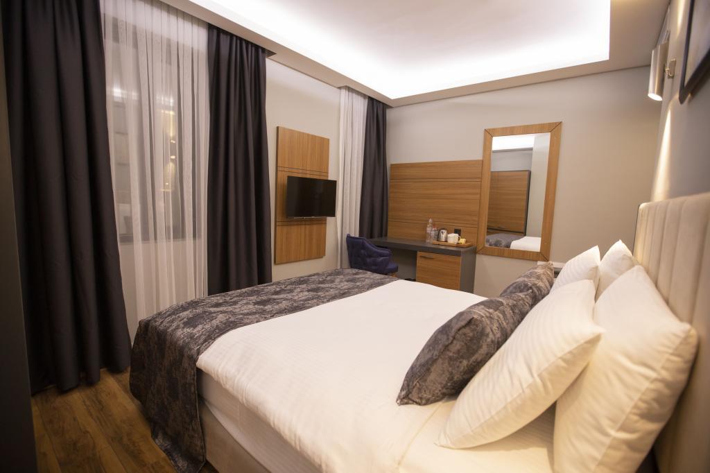 Divares Luxury Hotel — 4