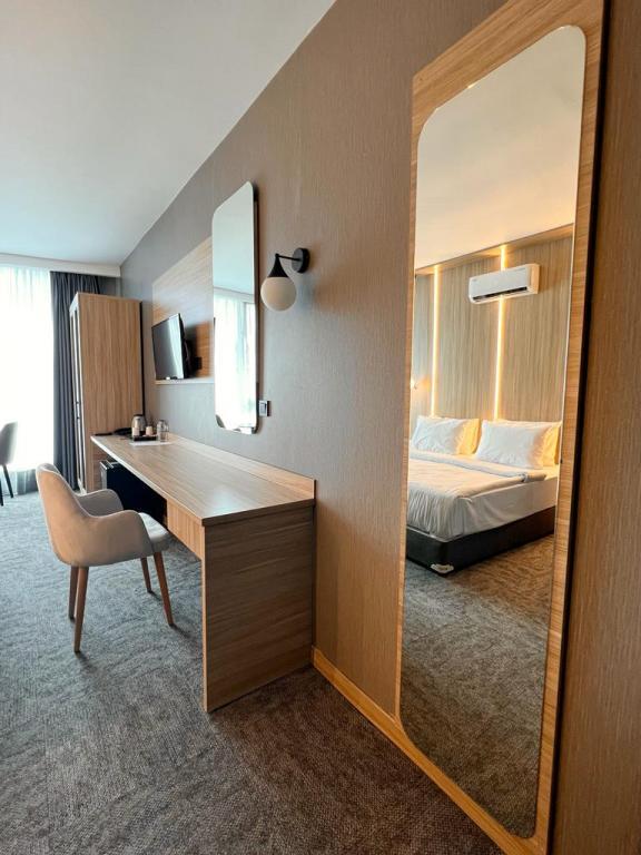 Royal Mass Airport Business Hotel — 6