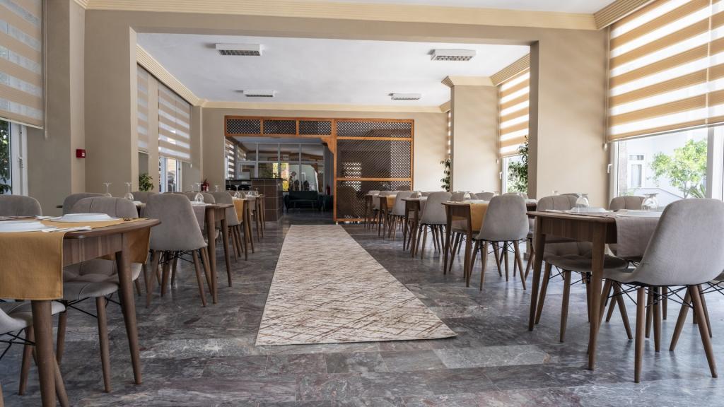 Side Spring Hotel — 2