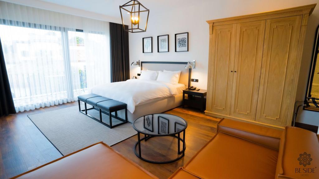 Be Side Hotel — 1