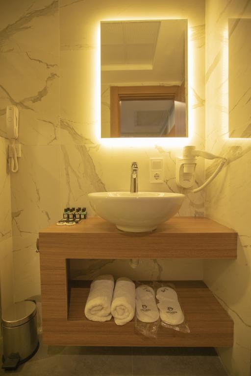 Divares Luxury Hotel — 9