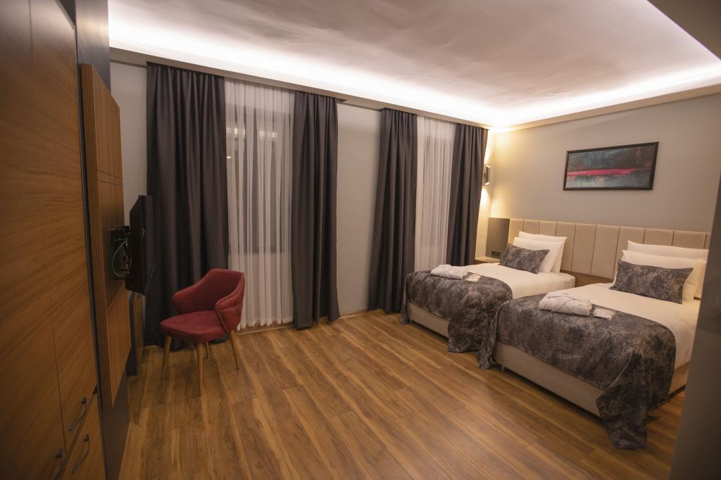 Divares Luxury Hotel — 10