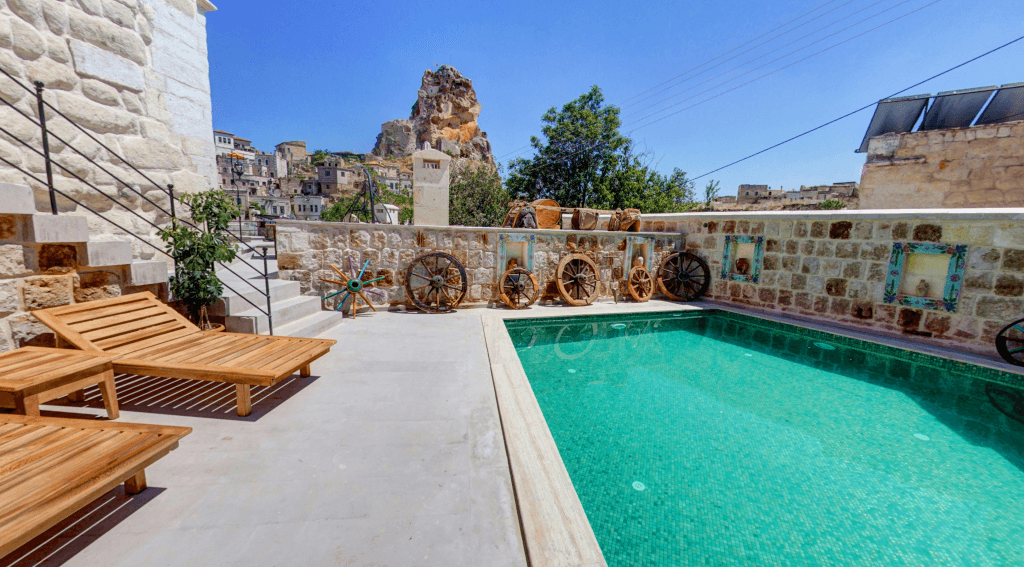 Capp Royal Cave Hotel — 3