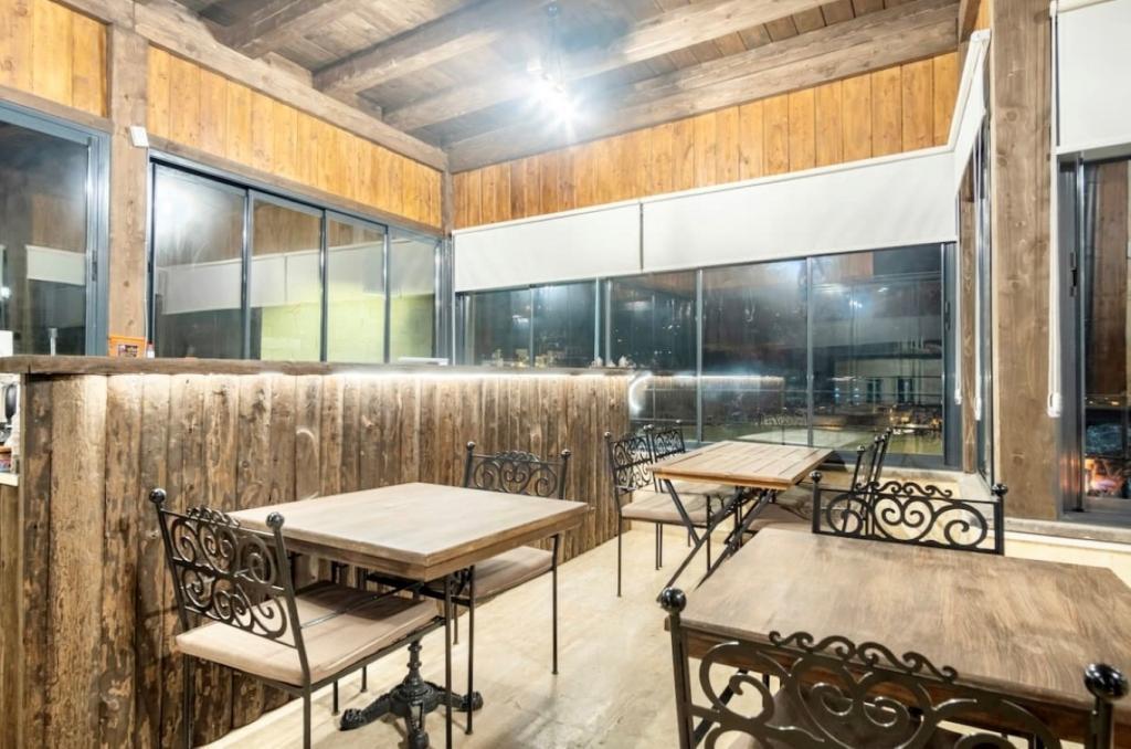 Uzay Cave Suites — 2