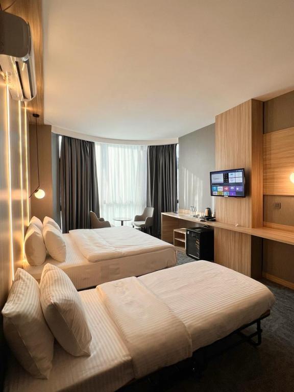 Royal Mass Airport Business Hotel — 2