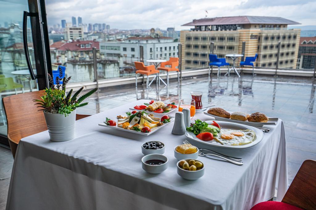 Point Hotel Taksim — 6