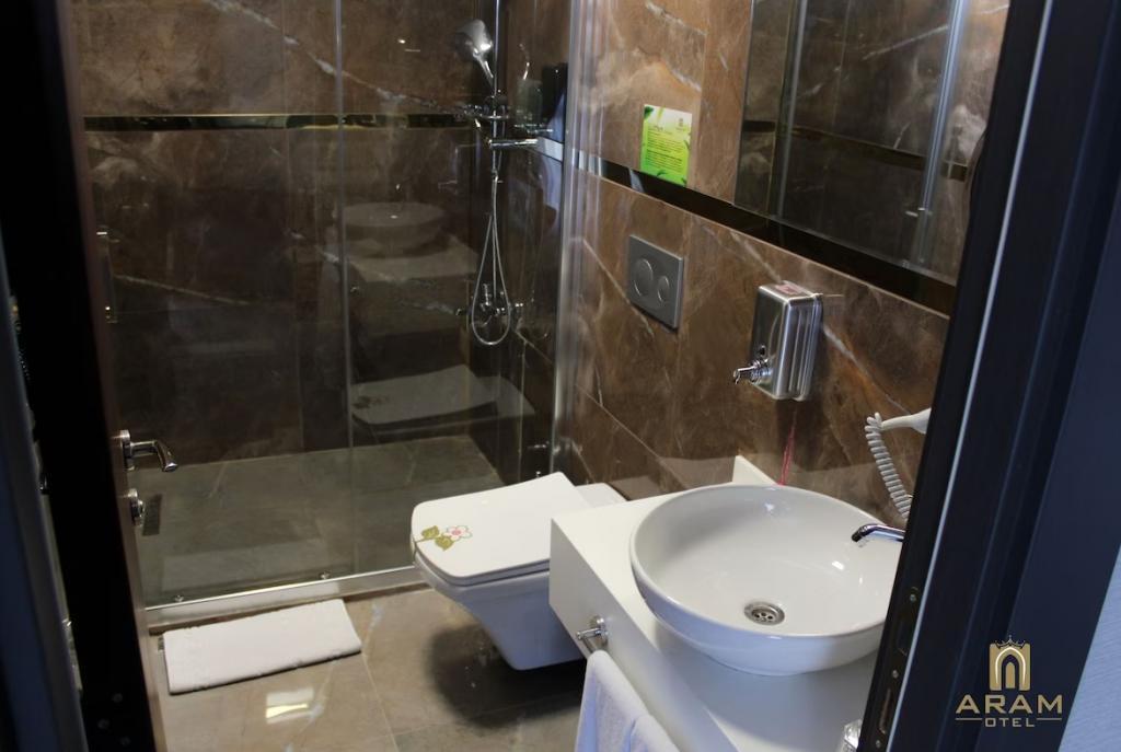 Aram Otel Business & Luxury — 2