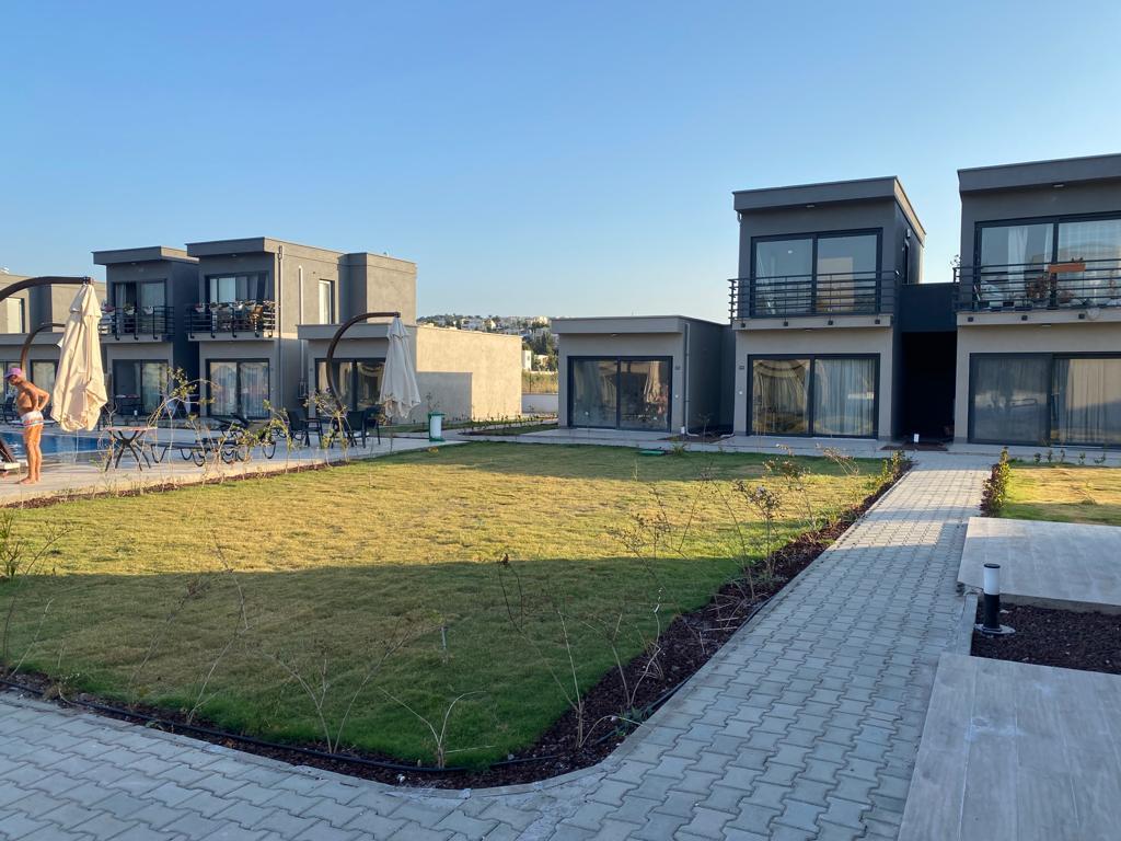 Quasar Suites — 10