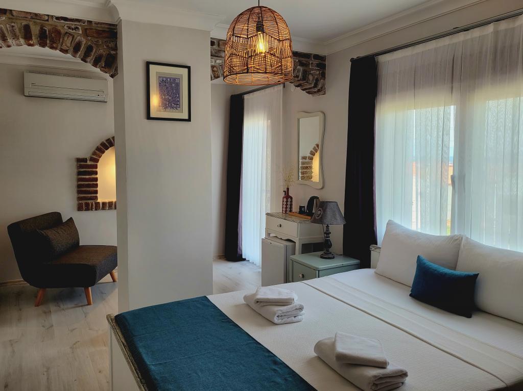 Cunda Rooms Otel — 9