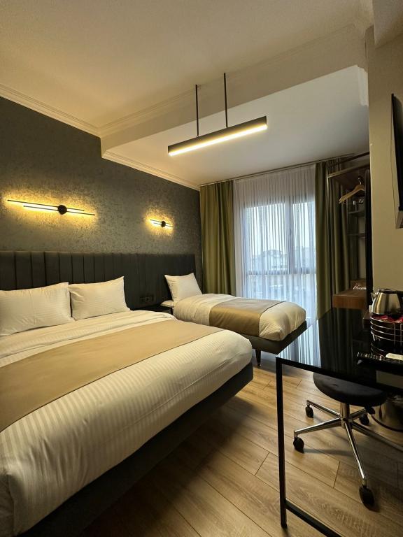 Lenora Airport Hotel — 6