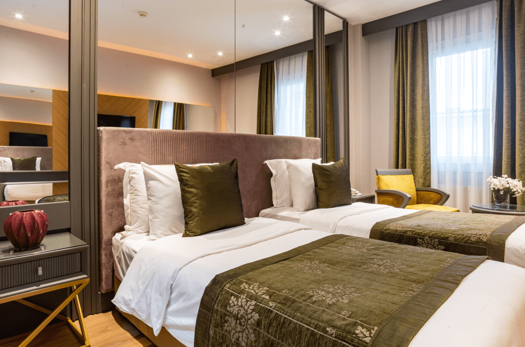 Oran Hotel — 2