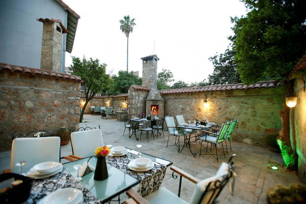 Castle Inn Hotel — 4