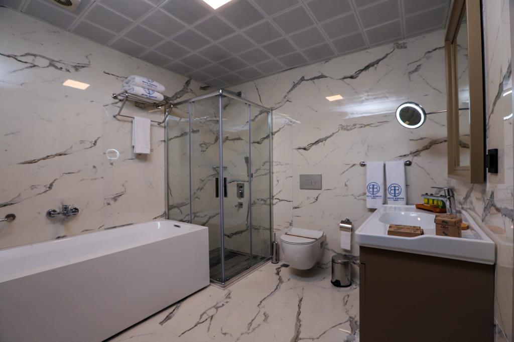 Brand Business Hotel — 9