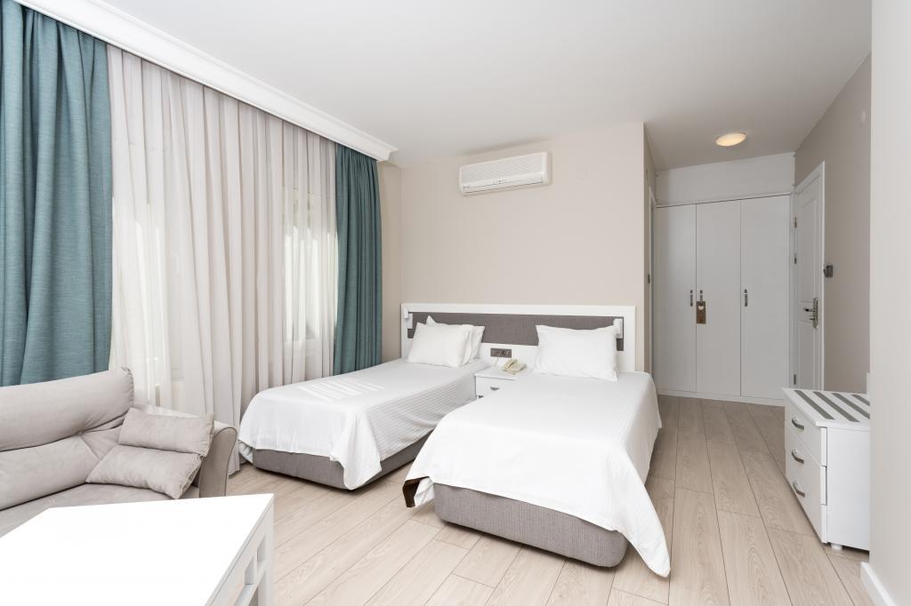Bay Nihat Lale Otel — 4