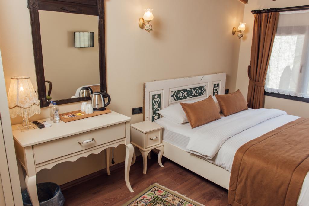 Saklı Taş Konak Hotel Urla — 10