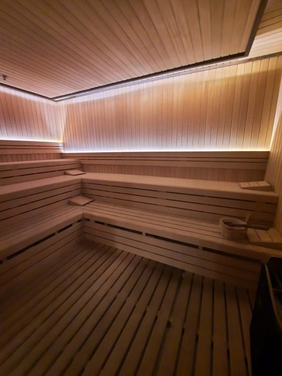 Ramada Hotel & Suites Adana — 9