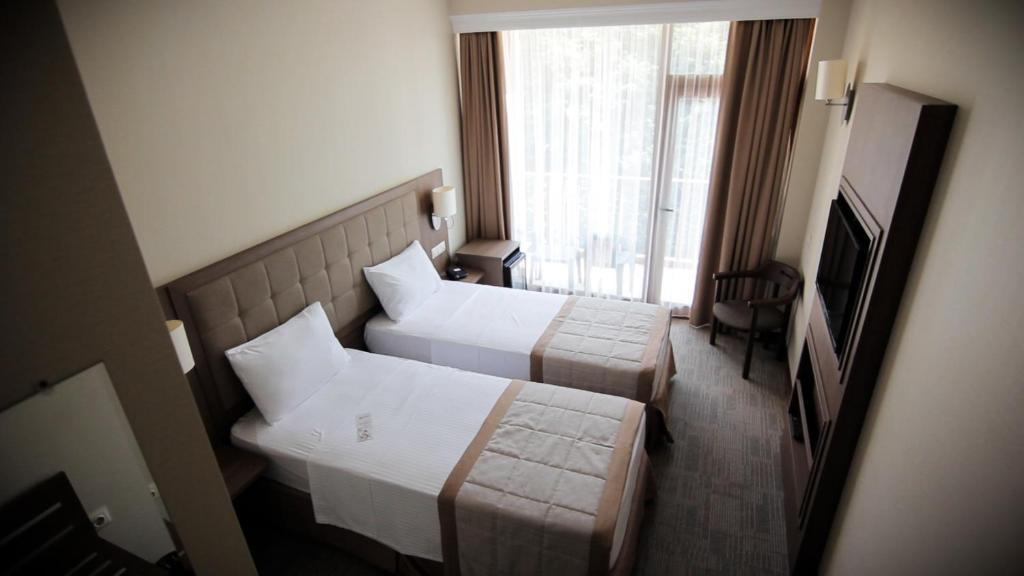 Sputnik Hotel Batumi — 3