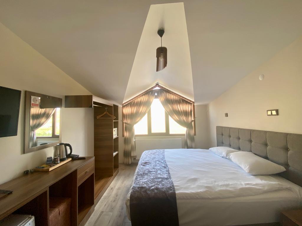 Zümrüt Palas Otel — 10