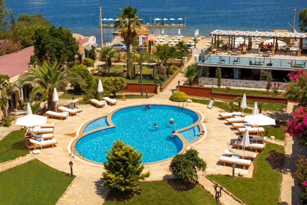 Fi Light Solto Boutique Beach — 2