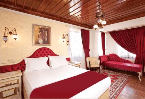 Cicerone Lodge Hotel — 9