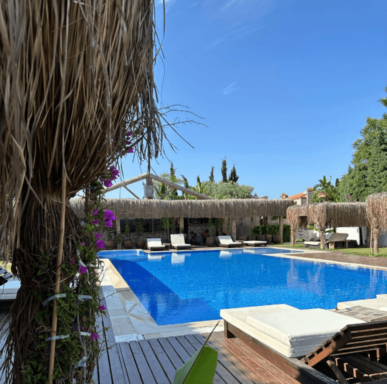 Albeon Butik Otel Alaçatı — 2