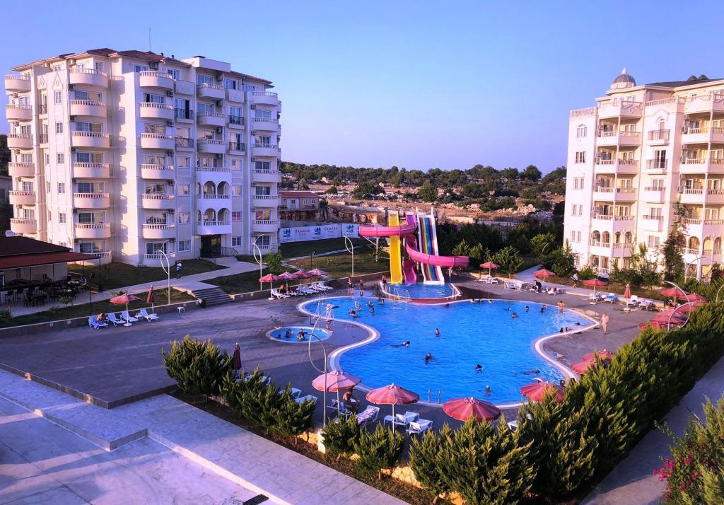 Watercastle Suits