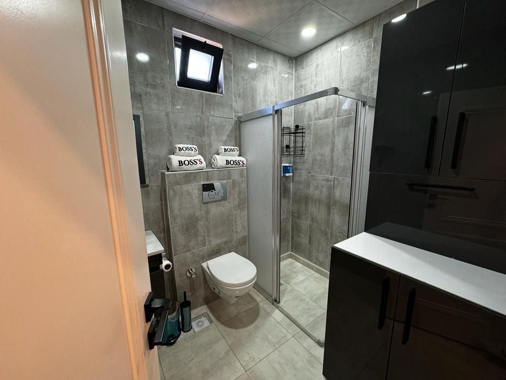 Bosss Business Suite Hotel — 9