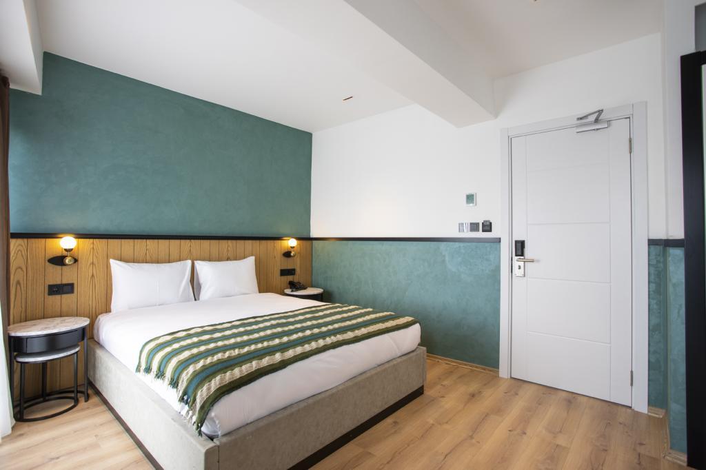 Fragments Hotel — 10