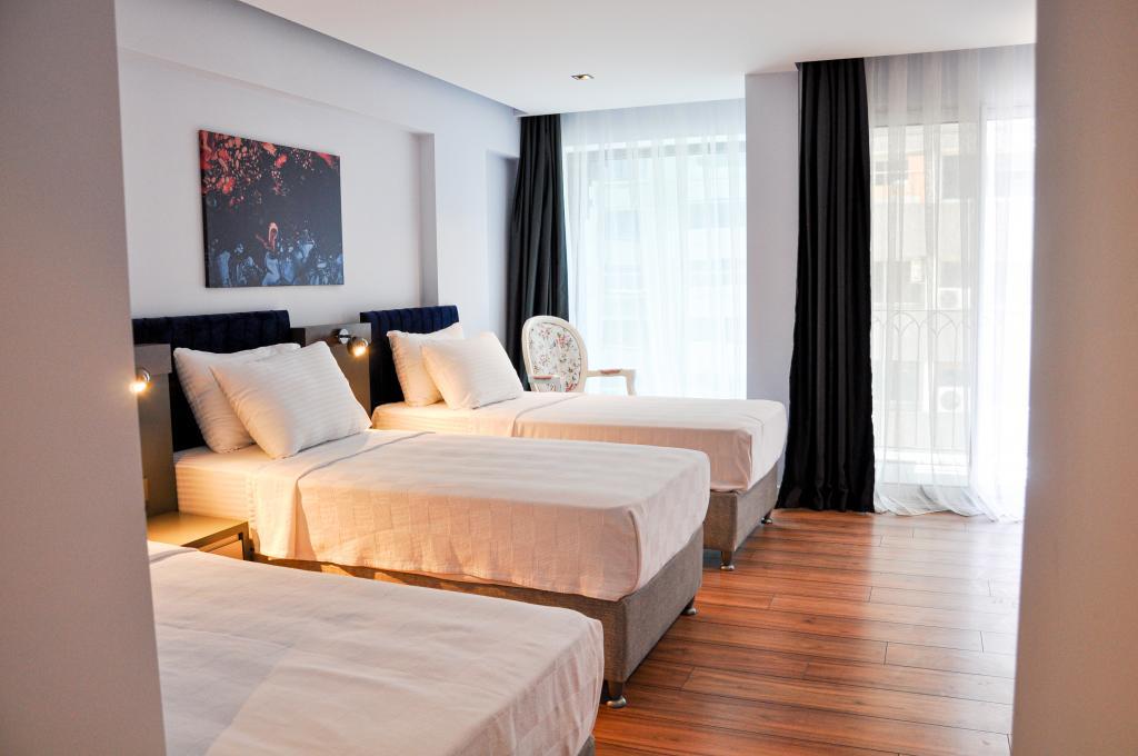 The Royals Hotel İzmir — 2